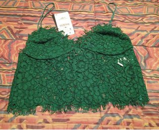 Top encaje verde Zara Talla S