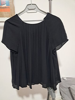 Blusa Plisada Negra