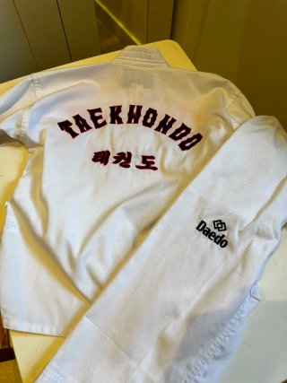 Kimono Taekwondo Daedo Blanco talla 100-120cm