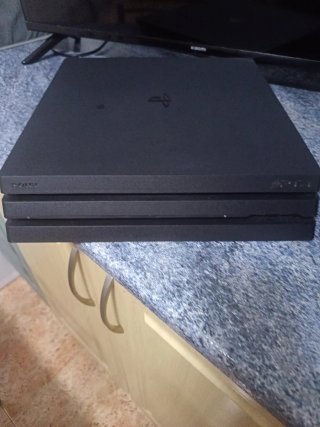 PlayStation 4 Pro (PS4 Pro) + 3 Juegos