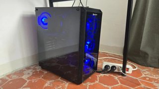 PC Gaming Megaport y Gaming Monitor Yeyian