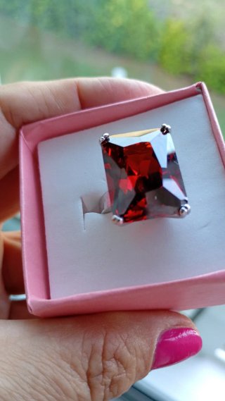 ​Anillo con Piedra Roja Tallada  - Tall 16.1mm