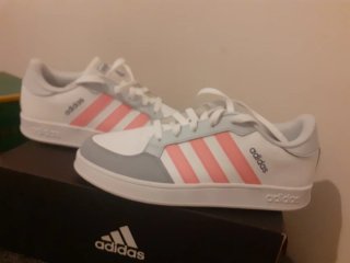 Zapatillas Adidas Blancas y Rosas