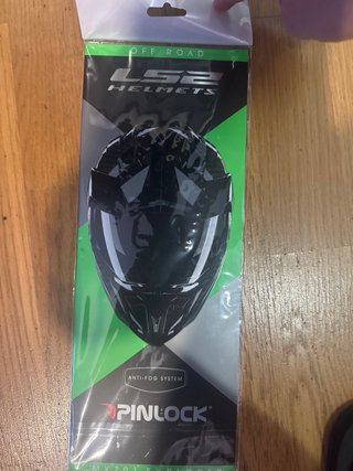 Casco LS2 Explorer Carbon con Cardo