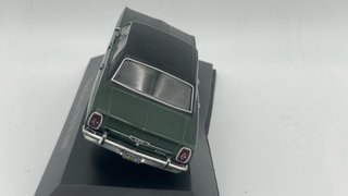 (!) Ford Fairlane LTD V8 - Ixo 1/43