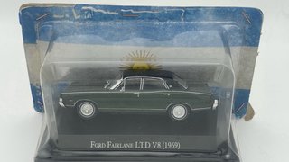 (!) Ford Fairlane LTD V8 - Ixo 1/43