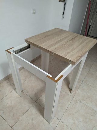 Mesas extensibles de Salón y cuatro sillas