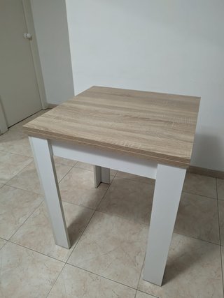 Mesas extensibles de Salón y cuatro sillas