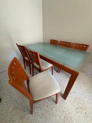 Mesa de Comedor de Madera y Cristal + 6 Sillas