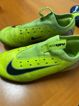 Botas de fútbol Nike Air Zoom talla 33,5