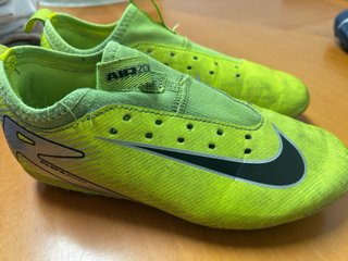 Botas de fútbol Nike Air Zoom talla 33,5