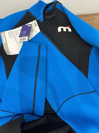 Traje de Neopreno Azul y Negro. Talla M