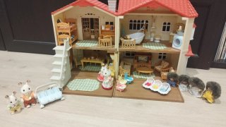 Casa Sylvanian Families con accesorios