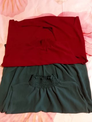 2 Blusas Escote Espalda Granate y Verde