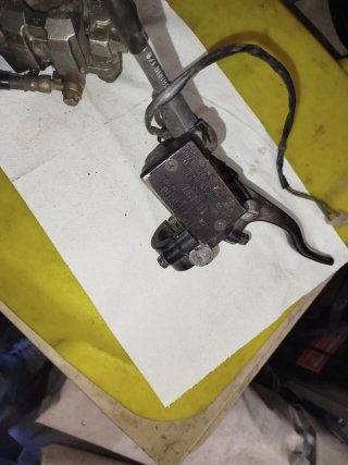 Bomba de freno Yamaha XT 350