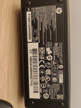 Cargador HP para Portátil. 65W