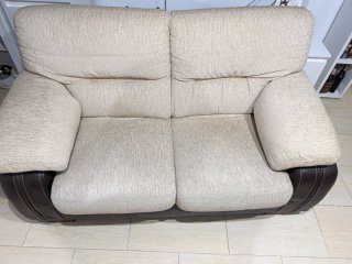 Sofá 2 plazas beige y marrón