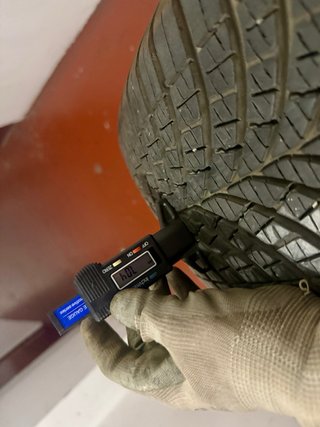 Neumático Goodyear 215/55 R17 98W M+S