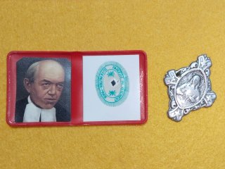 Reliquia San Mutien-Marie ex Indumentis + Medalla
