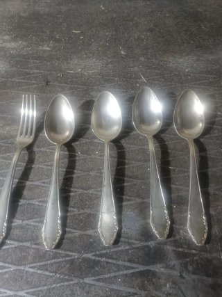 Set de 5 Cubiertos Antiguos marca alemana de1854
