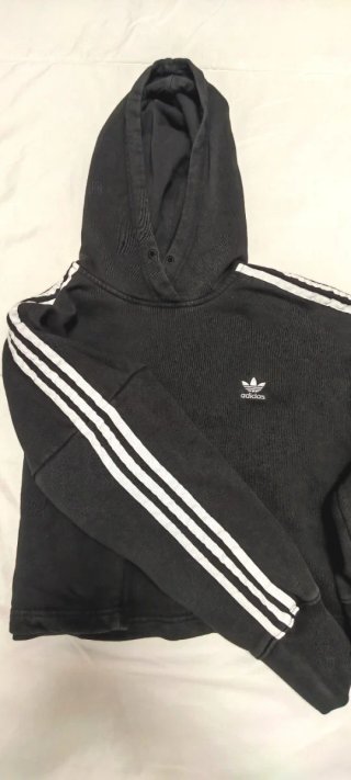 Sudadera Adidas Negra Cropped con Capucha