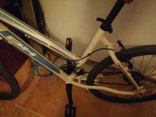 Bicicleta BH Blanca y Azul