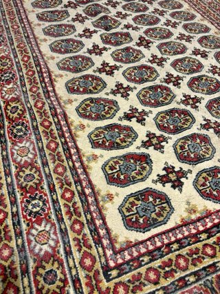 Alfombra estilo persa vintage beige y rojo