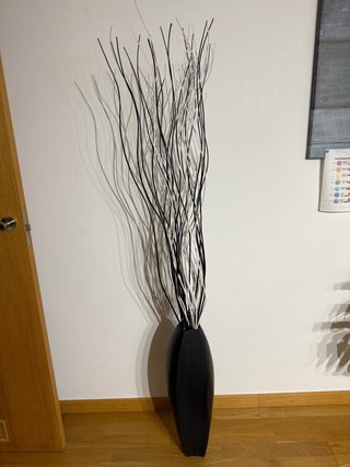 Jarrón Decorativo Negro con Ramas