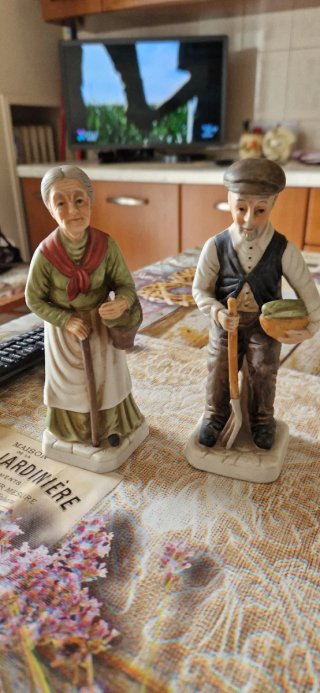 Coppia di statuine decorative