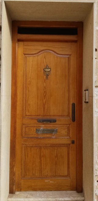 Puerta de calle madera mobila 95 ancho x 226 alto.