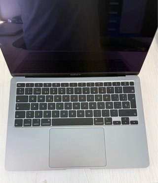 MacBook Air 13” 2020 Intel i5 · 8GB · 512GB SSD