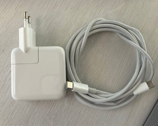 MacBook Air 13” 2020 Intel i5 · 8GB · 512GB SSD