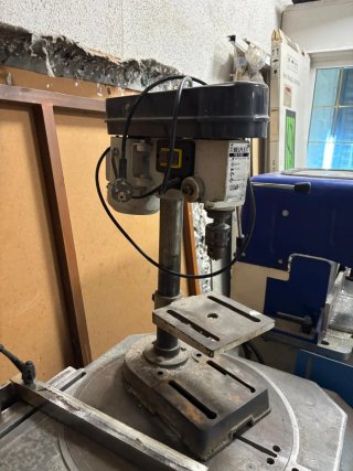 Taladro de columna BELFLEX TB-135
