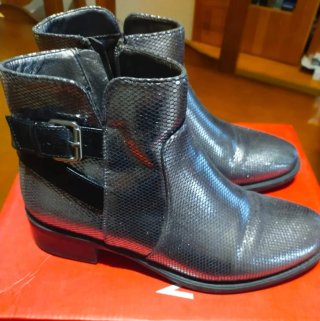 Botines Negros con Textura