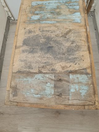 Mesita auxiliar de madera rústica