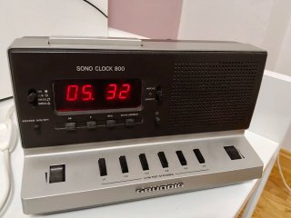 Radio Reloj Despertador Grundig Sono Clock 800
