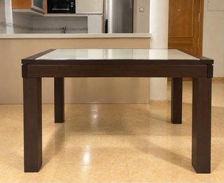 Muebles, mesas y sofa (todo incluido)