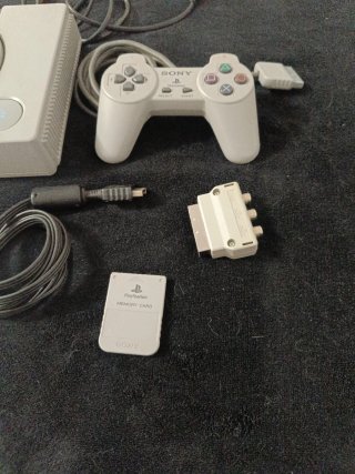 Consola Sony PlayStation 1 con juego