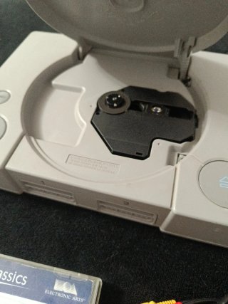 Consola Sony PlayStation 1 con juego