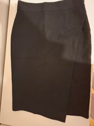 Falda midi negra Zara