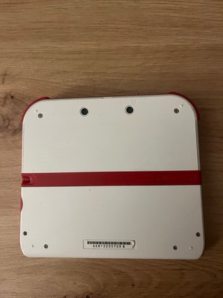 Nintendo 2DS Blanca + Cargador + Pokémon Luna