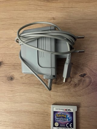 Nintendo 2DS Blanca + Cargador + Pokémon Luna
