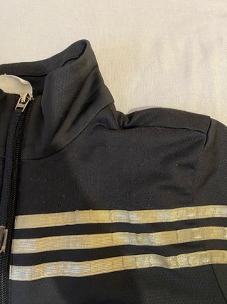 Sudadera Adidas Negra Rayas Doradas