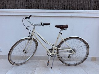 Bicicleta urbana Electra Lara Loft - Crema