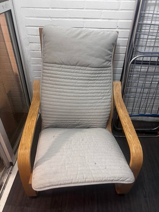 Butaca con estructura de madera