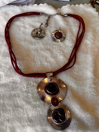 Conjunto de Collar y Pendientes