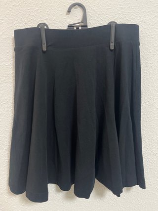 Falda Negra Acampanada