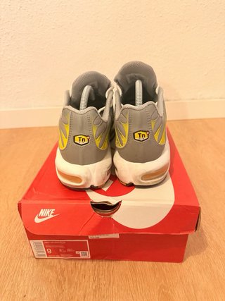 Nike TN grises y amarillas