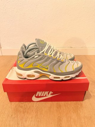 Nike TN grises y amarillas