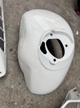 Peça de carenagem Vespa 300 branca